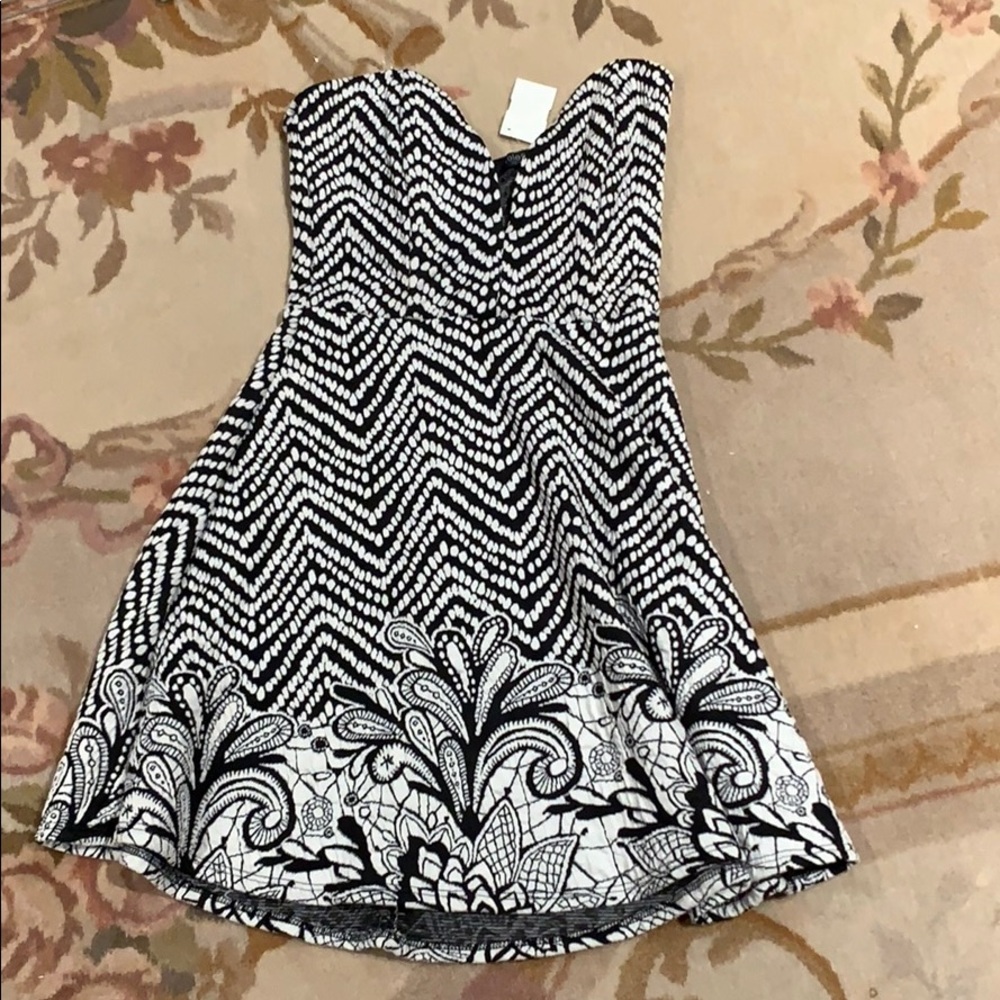 deep tune dress black and white size small